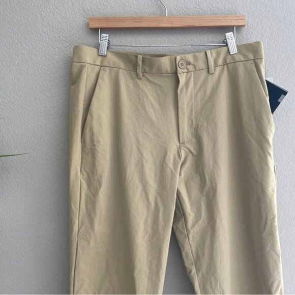 Gap performance stretch khakis Men's Tan Pants Size 32X30 - Picture 4 of 12